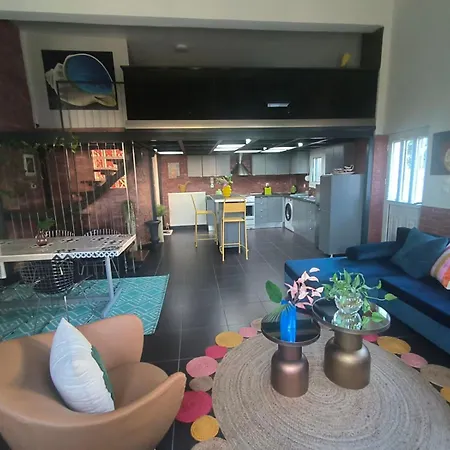 Appartement Color Living - Loft & Yard Kardítsa