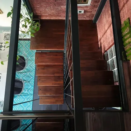 Color Living - Loft & Yard アパート *