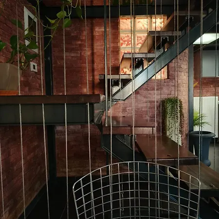 Color Living - Loft & Yard 카르디차