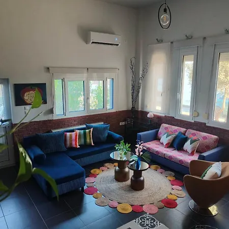 Color Living - Loft & Yard 아파트 *